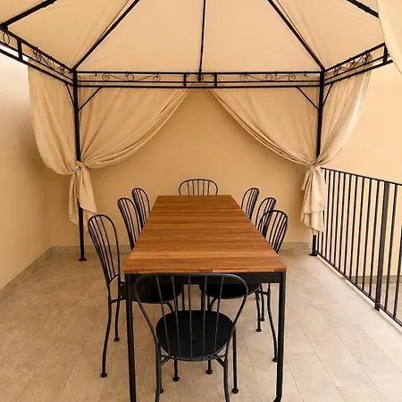 Apartmán Five Fondi